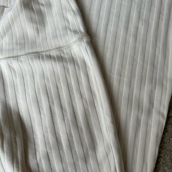 cream aerie offline flare leggings sz s - Picture 4 of 4